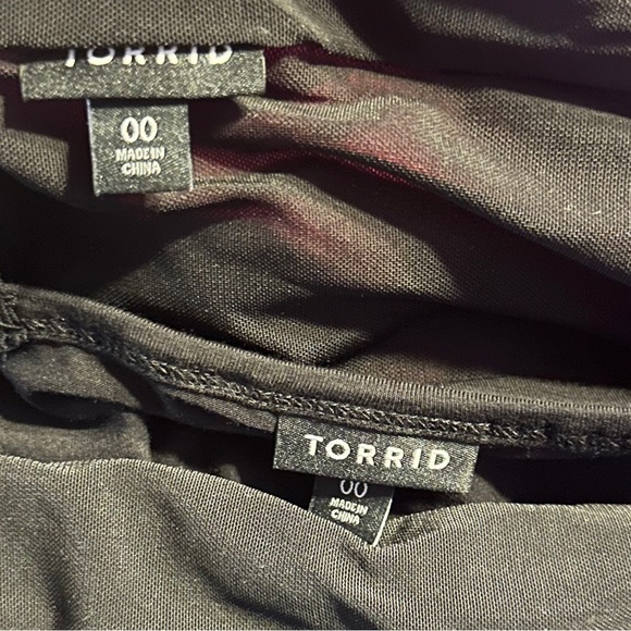 BOGO TORRID BLACK NWOT Mesh Off Shoulder Side Cinch Top - Picture 4 of 8